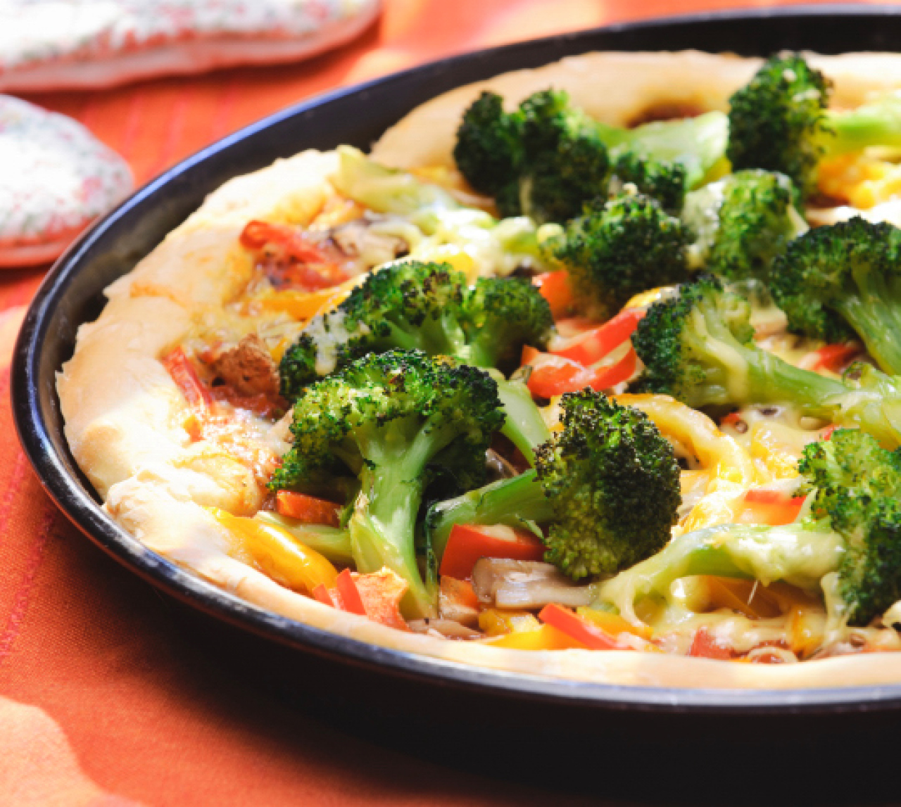 Gemüsepizza mit Brokkoli