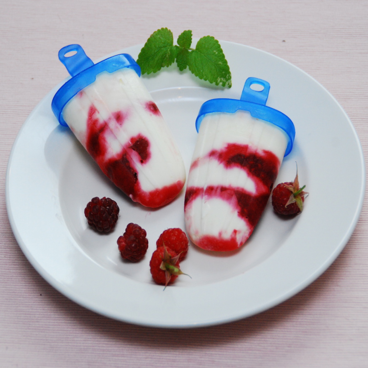 Joghurt-Eis mit Frucht selbst gemacht - rezepte - Wochenblatt für ...