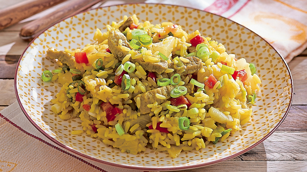 Curry-Geschnetzeltes mit Ananas und Reis | Wochenblatt für ...